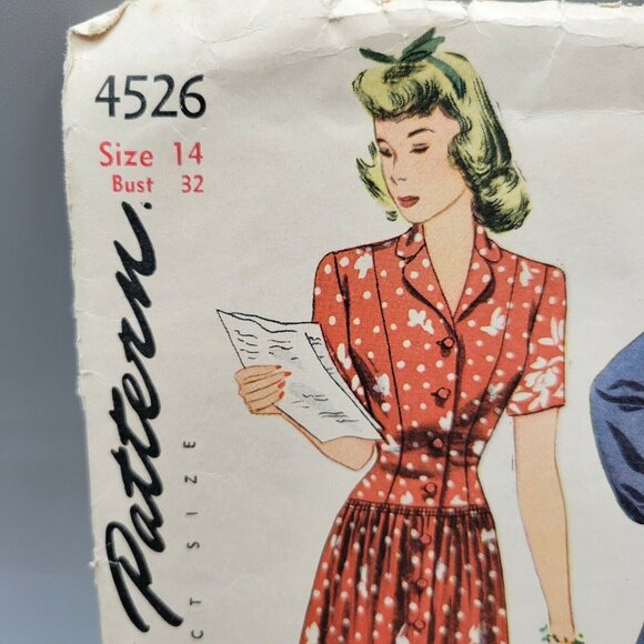 Simplicity 1943 Women's Dress Princess Line Buttons Sewing Pattern #4526 Size 14 - Picture 2 of 3